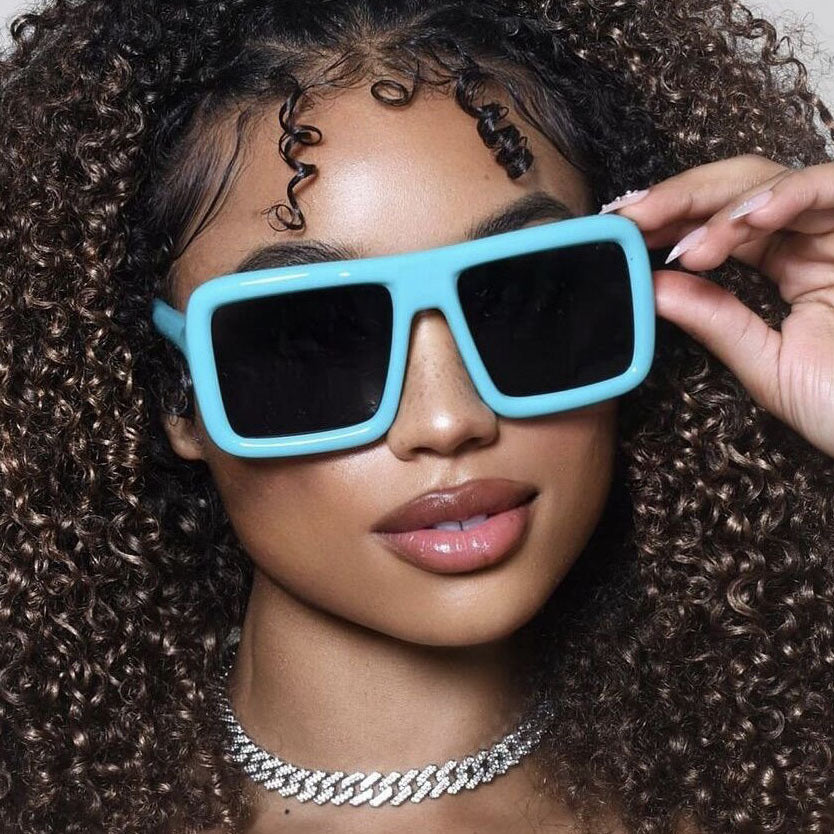 Square frame sunglasses, fashionable retro sunglasses, Instagram popular street photography trendy sunglasses for women