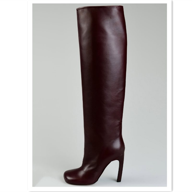 processing time:7-15 days after placing orders--Women's Autumn and Winter New Fashion Metal Decorated High Heel Boots Warm Short Fluffy High Round Head Boots.