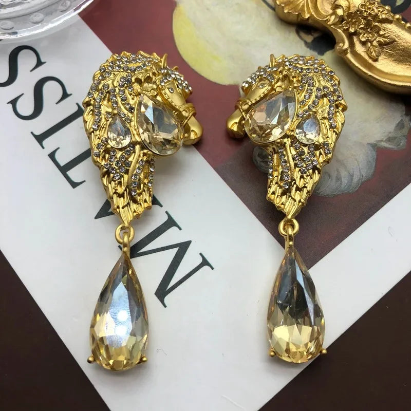 Heavy Industry Fashion Chest Flower Set with Diamond Head Shaped Water Droplet Charm Earnail Earclip Broch Set