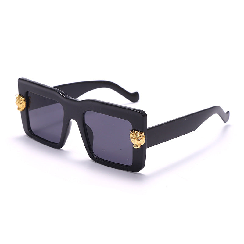New Wide Flat Top Sunglasses Classic Versatile Retro Diamond-studded Metal Leopard Head Trend Sunglasses