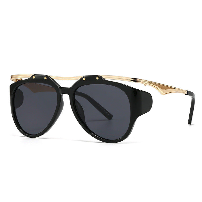 Sunglasses, European and American street photos, Instagram influencers, models, geometric metal frames, sunglasses for women