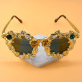 Cat Eye Sunglasses Women Luxury Gold Hollow Diamond Frame Brand Designer Sunglasses for Ladies Girls Shades