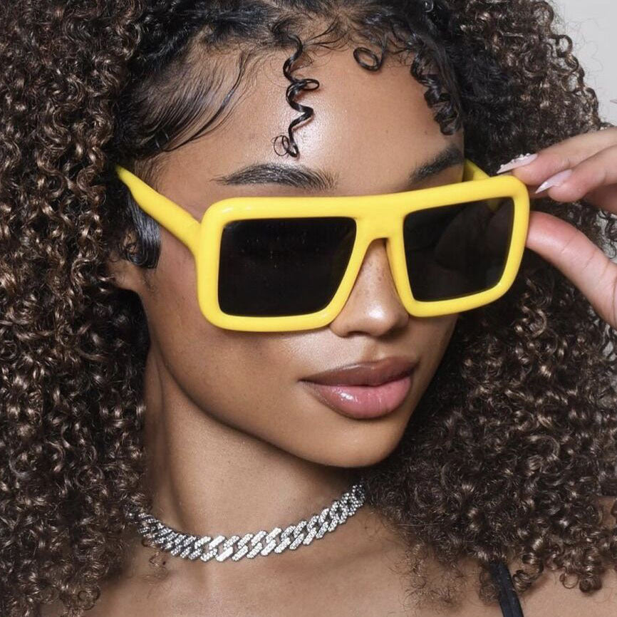 Square frame sunglasses, fashionable retro sunglasses, Instagram popular street photography trendy sunglasses for women