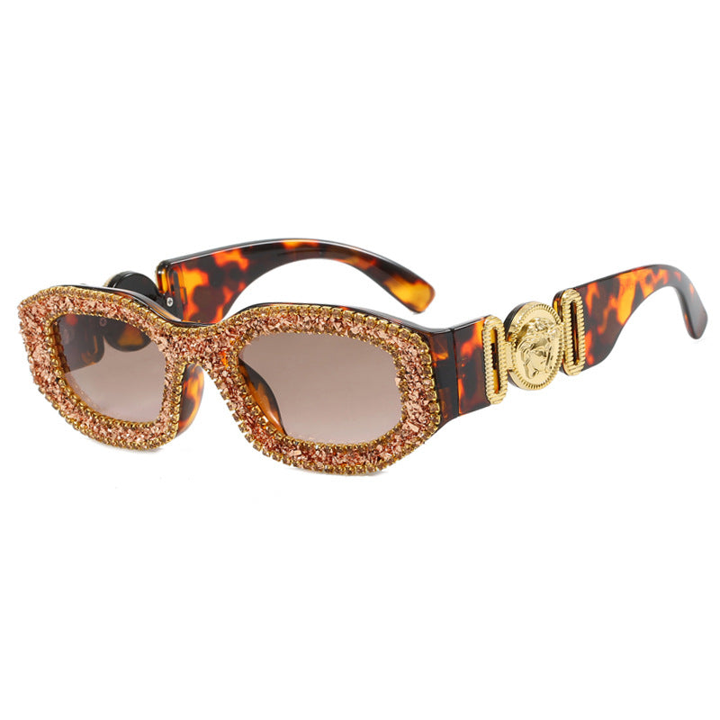 Diamond studded head sunglasses, trendy high-end sunglasses, ladies' sunglasses, street photography