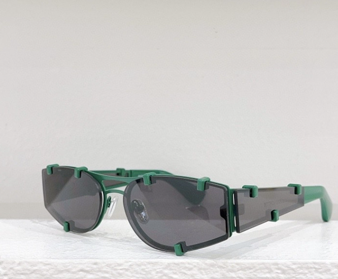 Fashionable Metal Cat-Eye Sunglasses