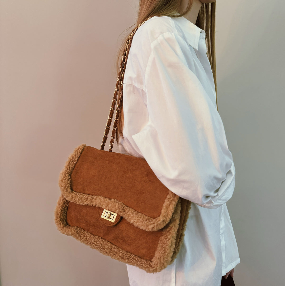 Luxe Deluxe Chain Shoulder Bag-1