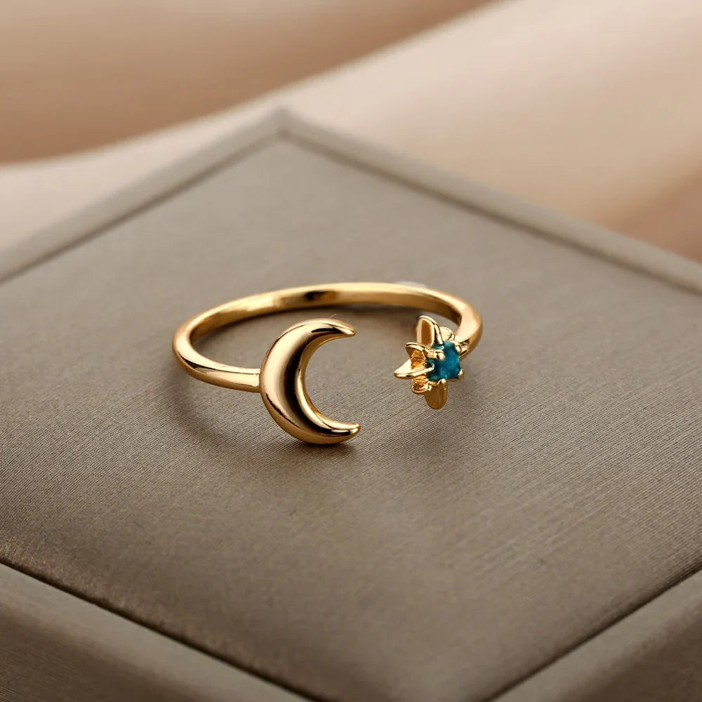 Zircon Glowing Moon Star Ring