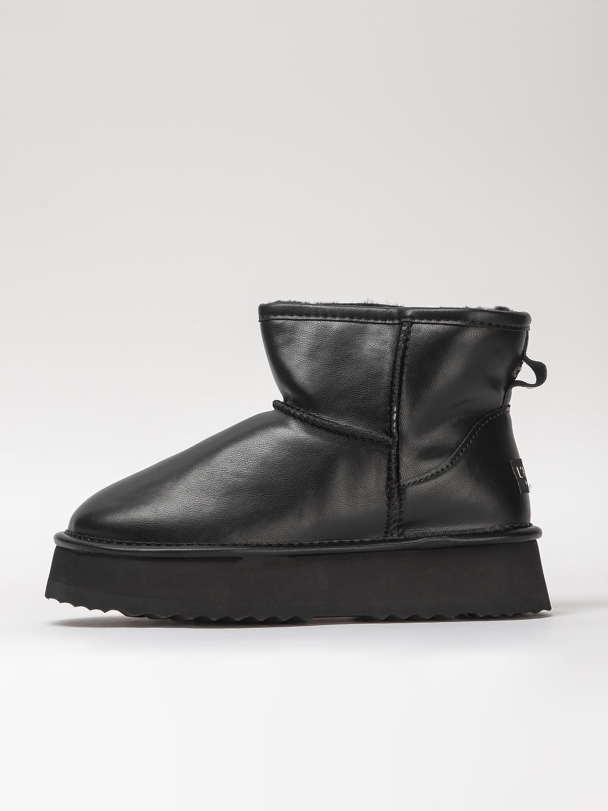 Women's leather boots with insulation-0