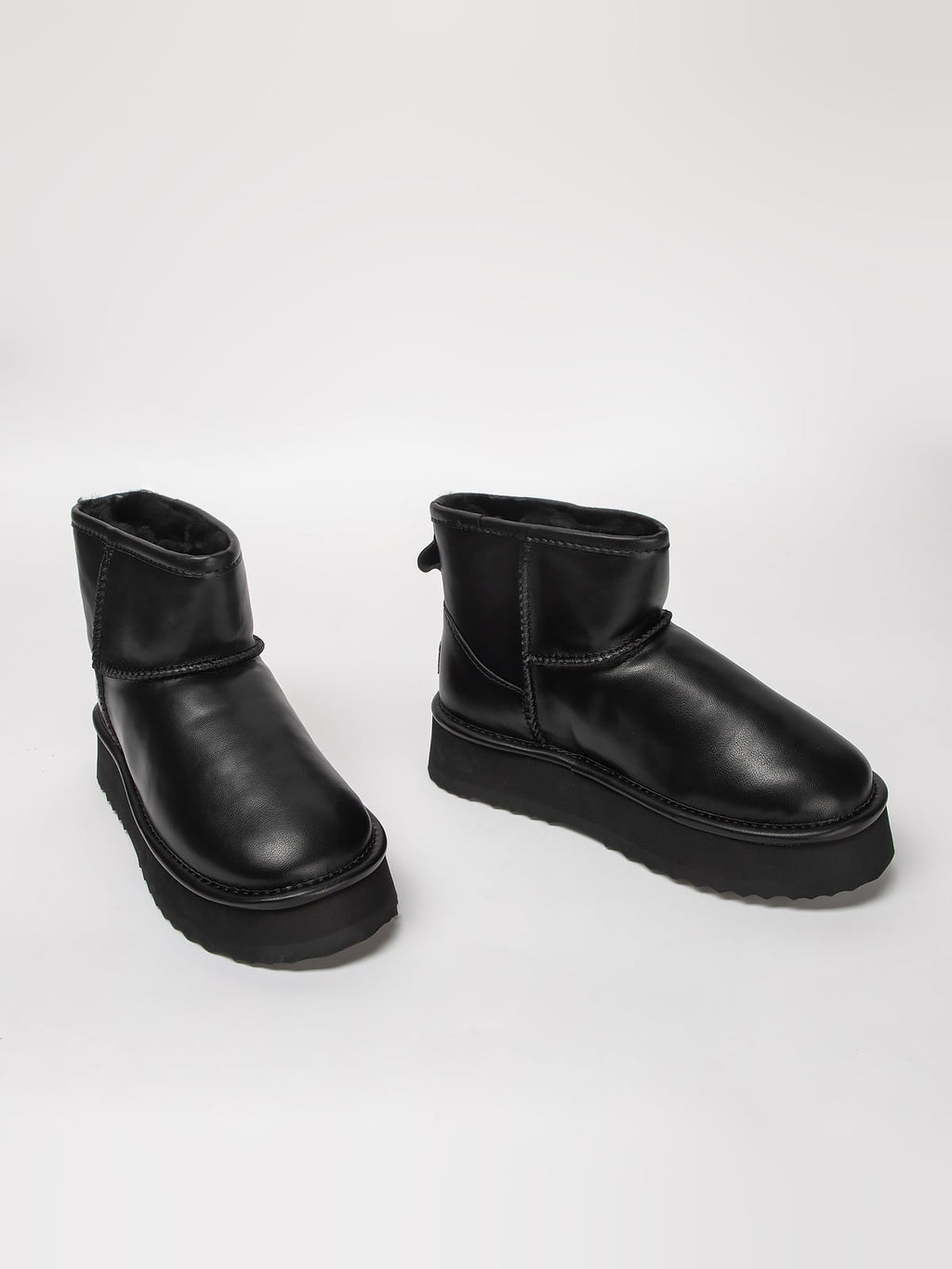 Women's leather boots with insulation-1