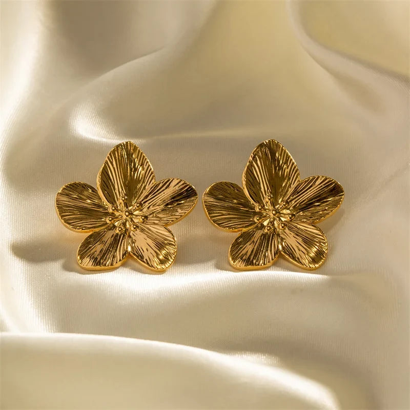 Vintage Gold Flower Stud Earrings