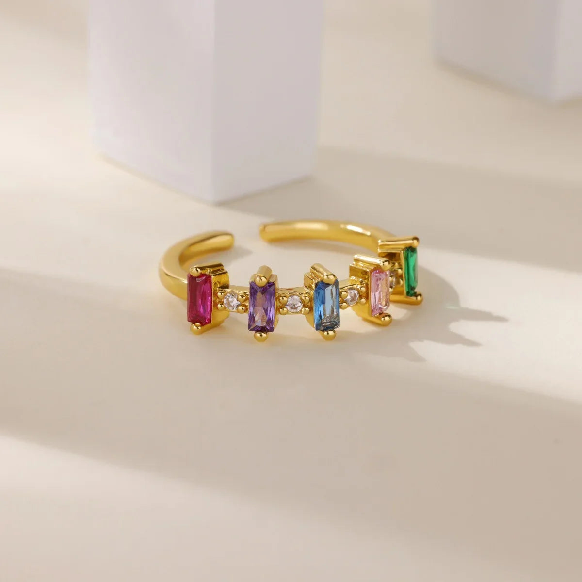 Vintage Green Stone Flower Zircon Ring