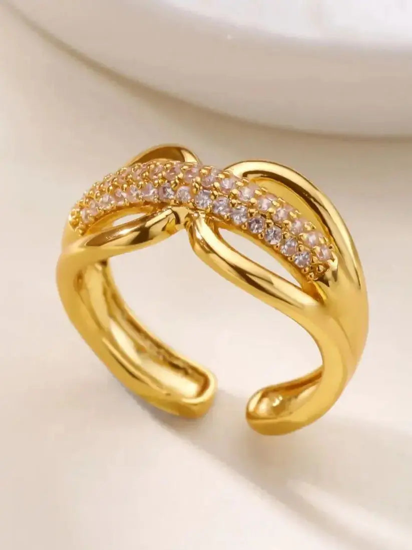 Zircon Star Knot Ring