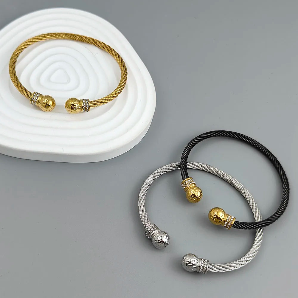 Wire Twisted Zirconia Gold Bracelet