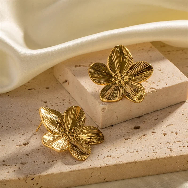 Vintage Gold Flower Stud Earrings