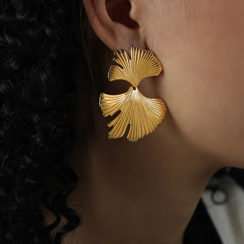 Vintage Gold Flower Stud Earrings