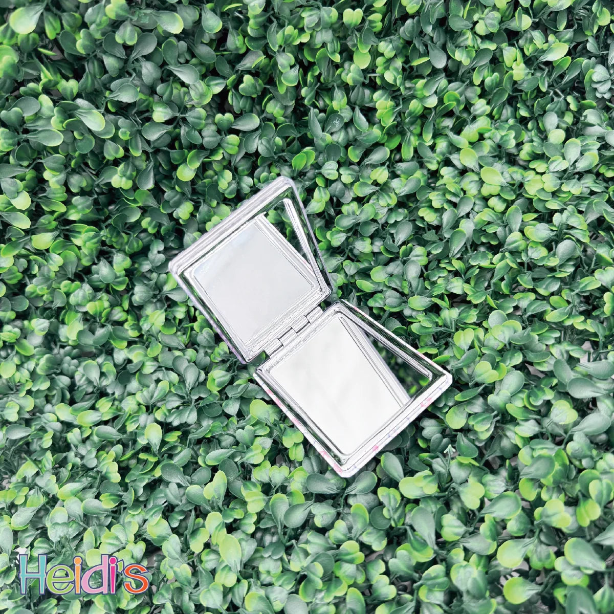 Simply Southern® Magnifying Compact Mirror: Bow Floral