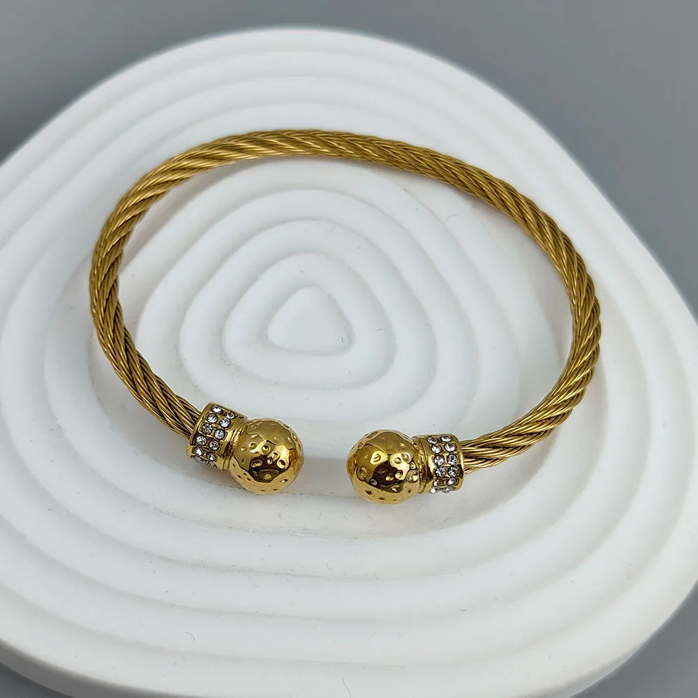Wire Twisted Zirconia Gold Bracelet