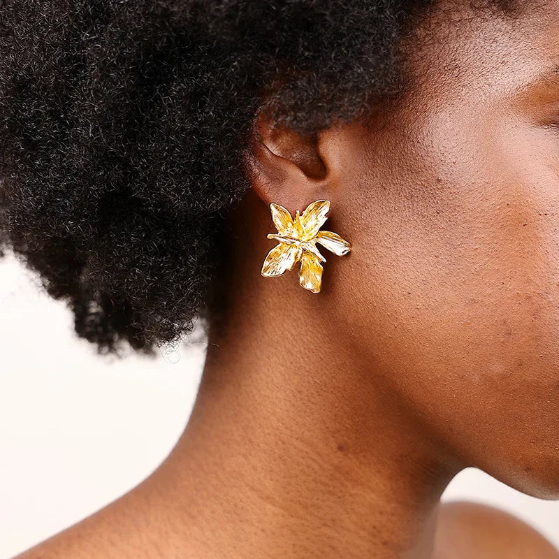 Vintage Gold Flower Stud Earrings