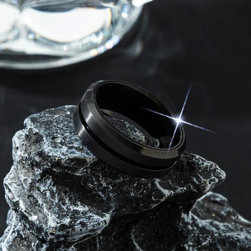 1pcs Men's Electroplated Black Ring Trendy Minimalist West Coast Hip-hop Punk Style Black Knight Ring Rotatable Design Ring