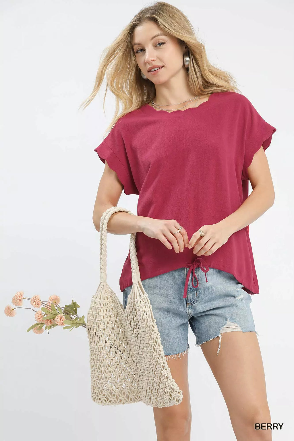 Umgee Linen Scalloped Round Neck Top