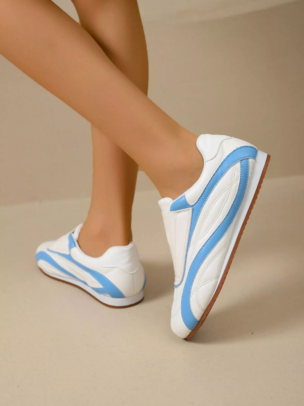 Contrast Round Toe Sneakers