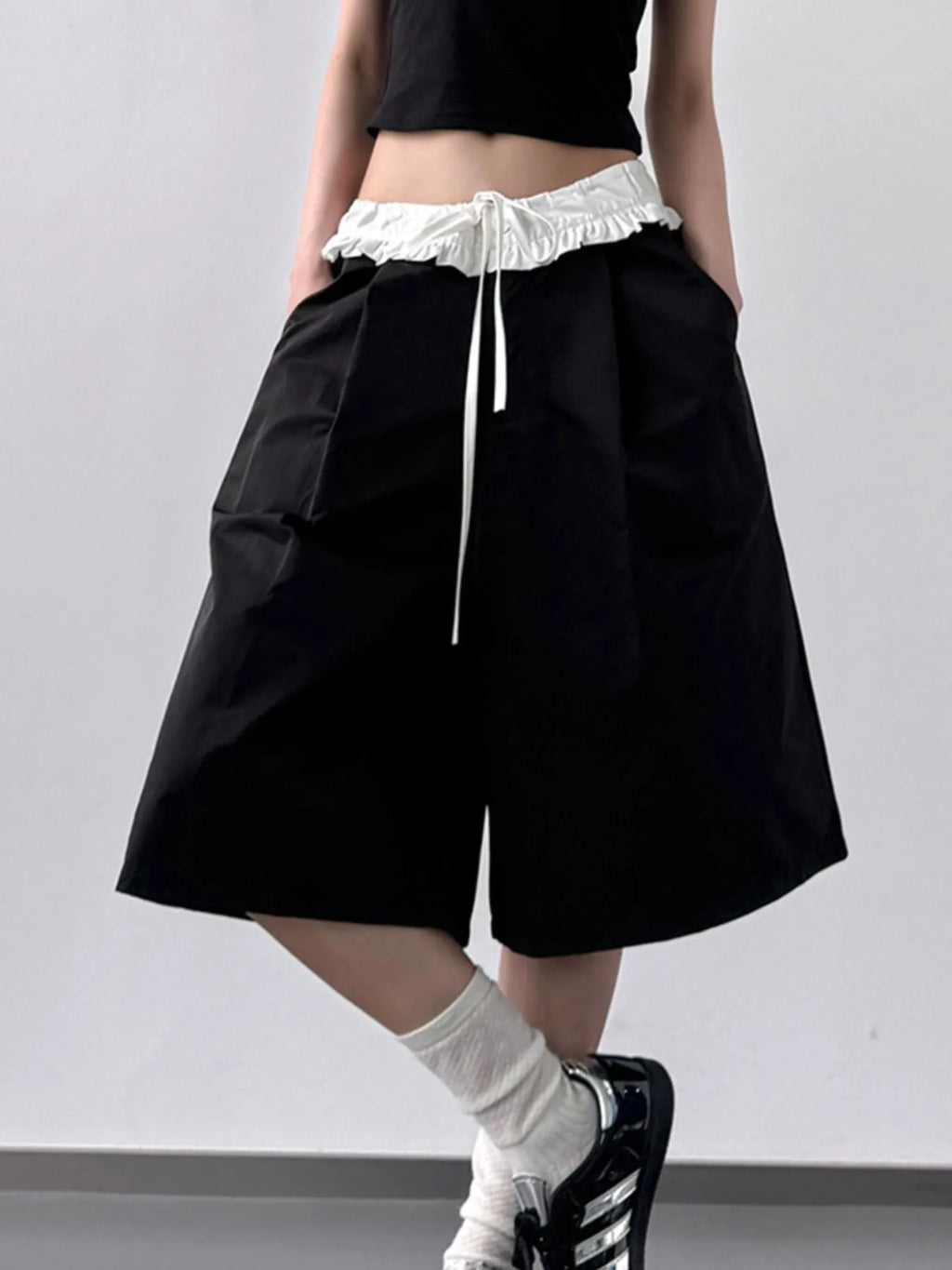 Contrast Waistband Wide-Leg Shorts