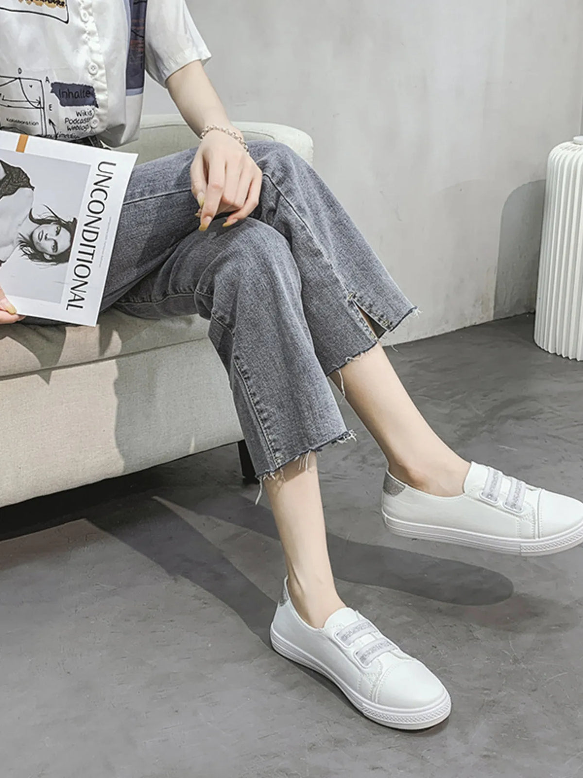 Round Toe Flat Sneakers